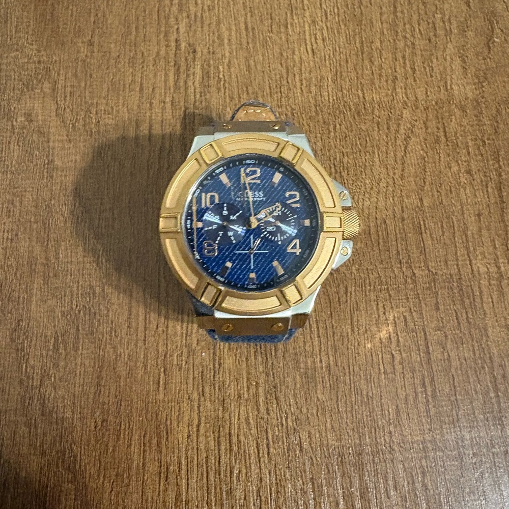Men’s Guess watch